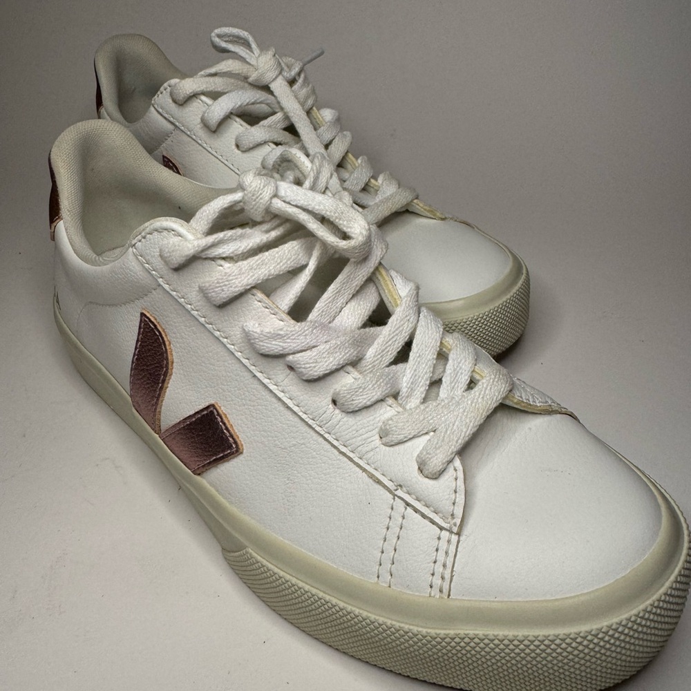 Veja sneakers, used but in good condition sz9